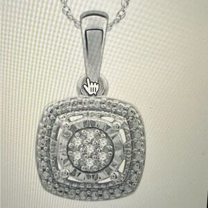 Elegant Silver Pendant Necklace - lab grown - new